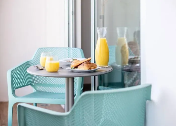 Apartment Stylish 1br Downtown Pool , Gallery, Wifi,spa