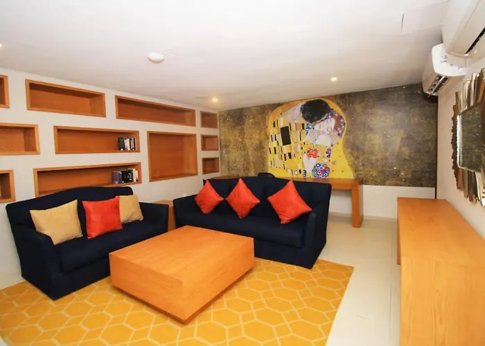 Stylish 1br Downtown Pool , Gallery, Wifi,spa Apartment